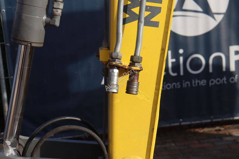 جرافة Neuson 6503