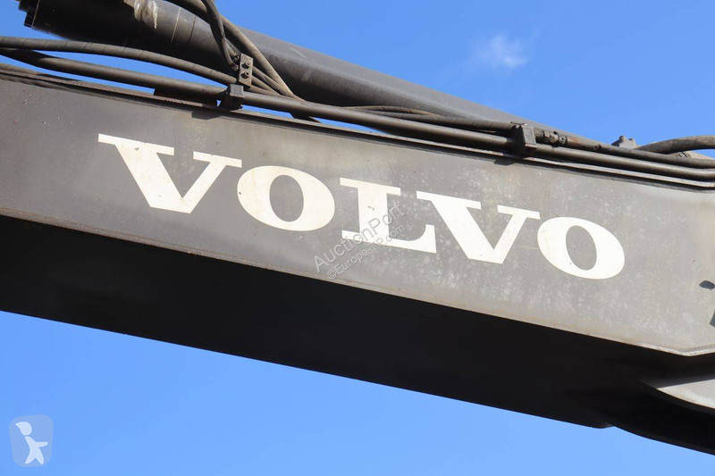 جرافة Volvo EWR150E