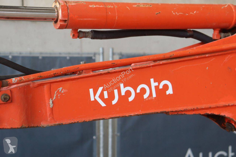 جرافة Kubota -3EU
