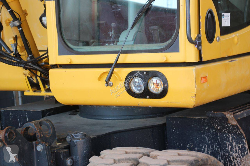 Excavadora Komatsu PW148
