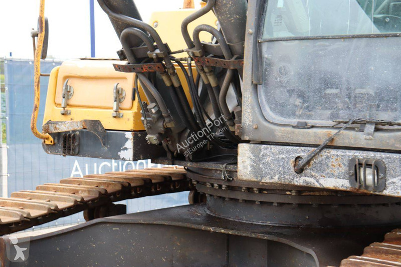 جرافة Volvo L