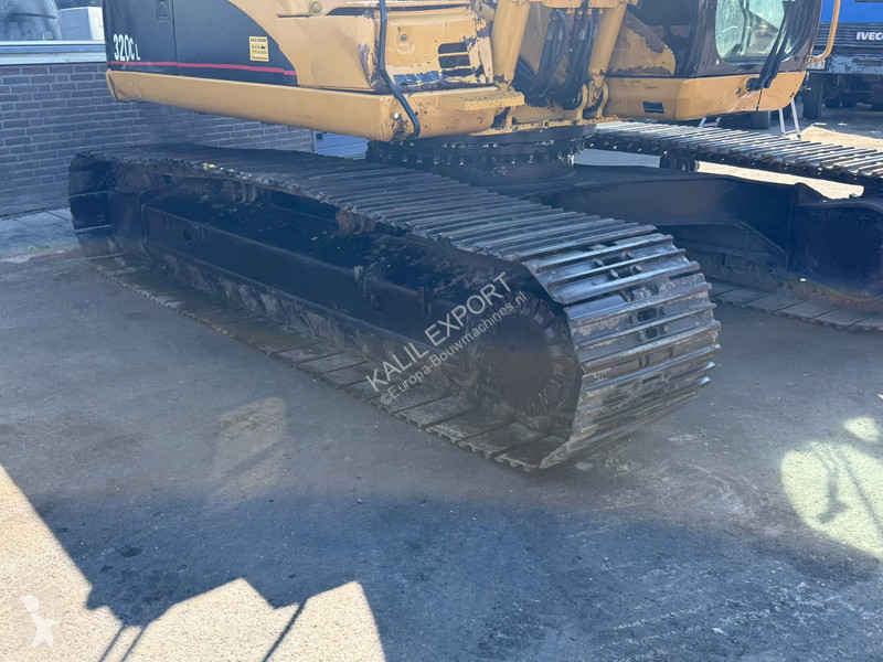 جرافة Caterpillar Excavator - 23.9T - Hammer...