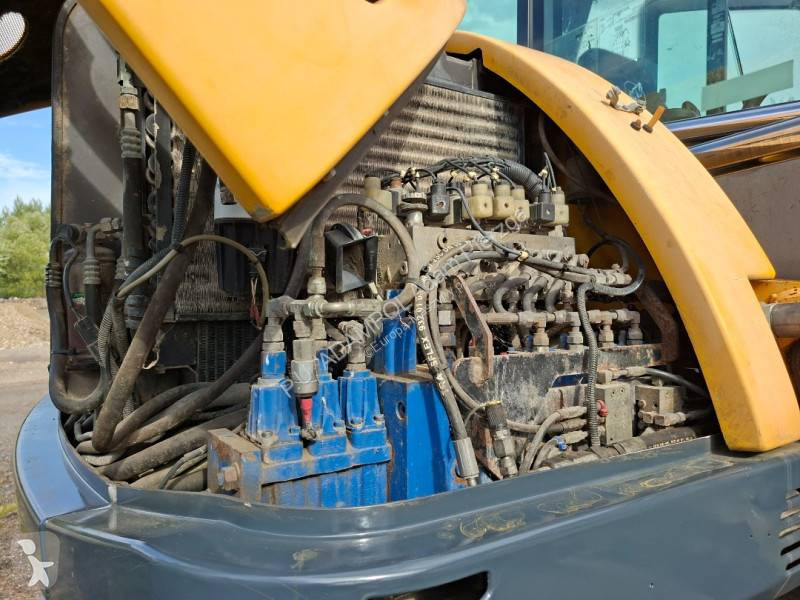 جرافة Mecalac 714 MW RR
