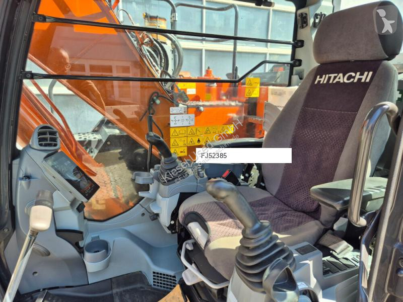 جرافة Hitachi 7