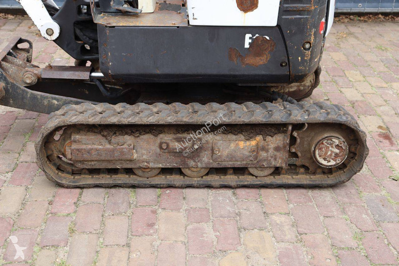 جرافة Bobcat