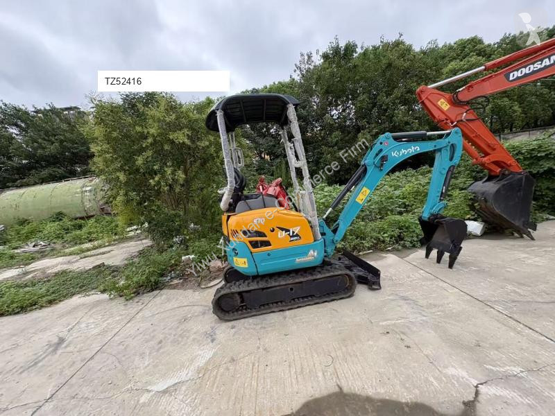 جرافة Kubota U17