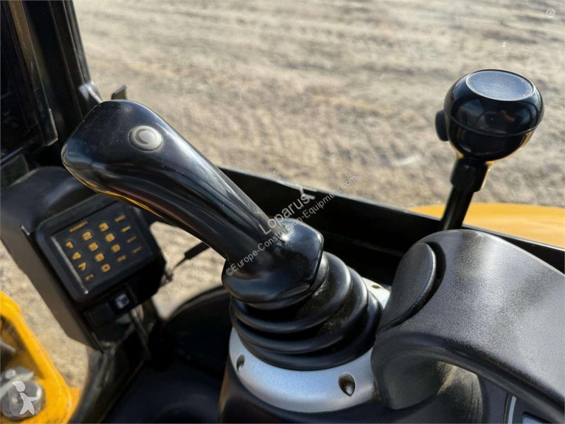جرافة JCB
