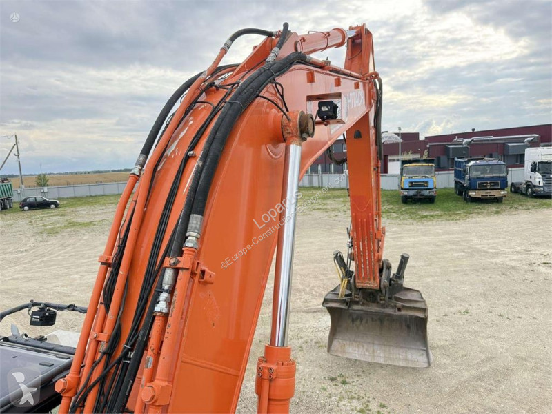 جرافة Hitachi