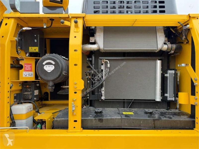 جرافة Komatsu LC11 E0