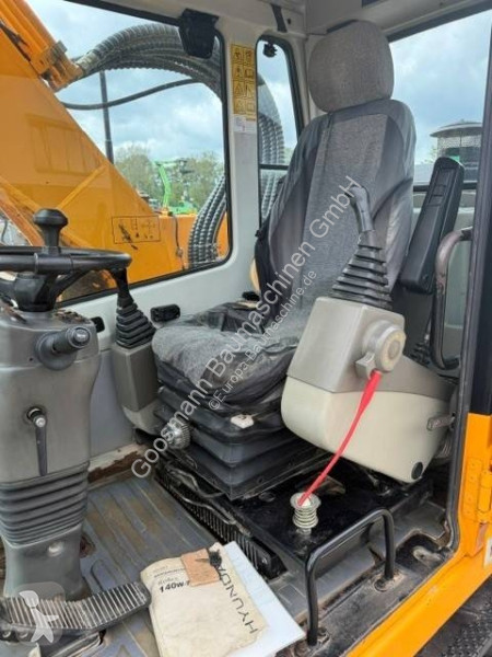 جرافة Hyundai Robex W7