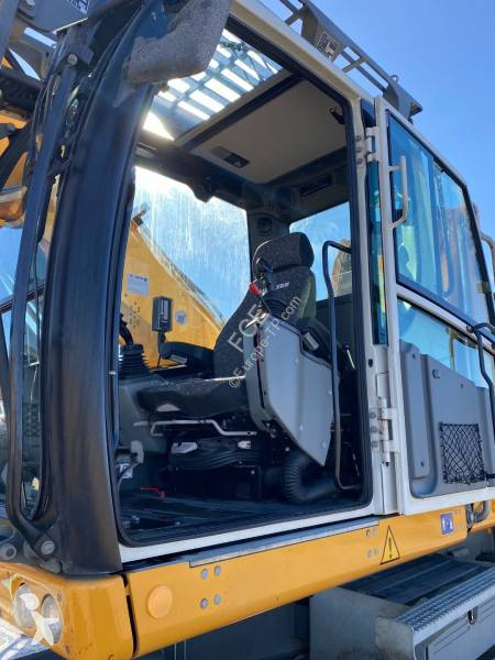 Lopatový nakládač Liebherr LH 26 M...