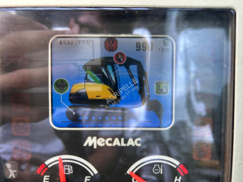 Багер Mecalac