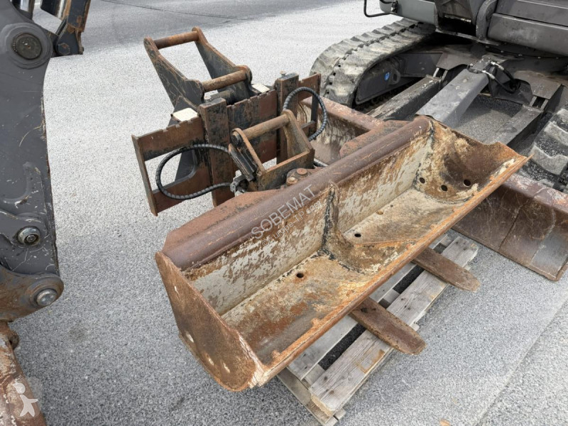 Excavadora Mecalac
