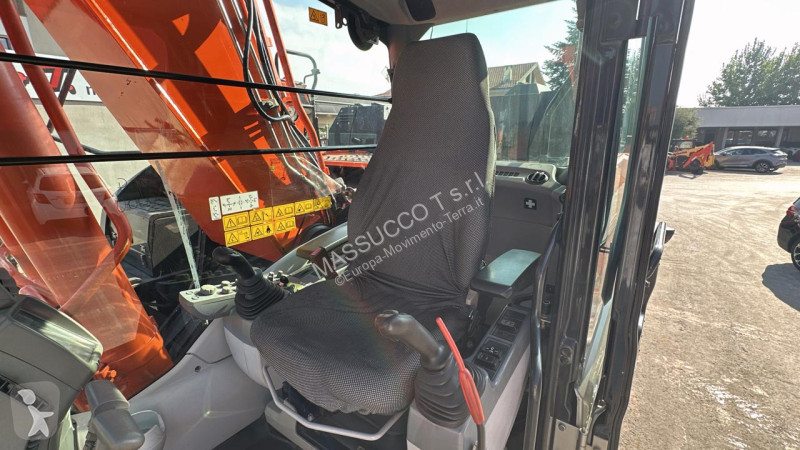 Excavadora Hitachi ZX300LCNT6