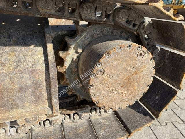 Багер Volvo EC 220 E