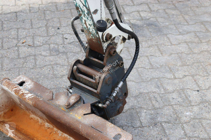Pelle Hitachi YSR