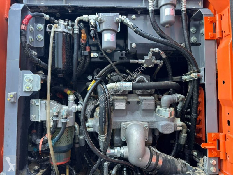 Pelle Hitachi 6