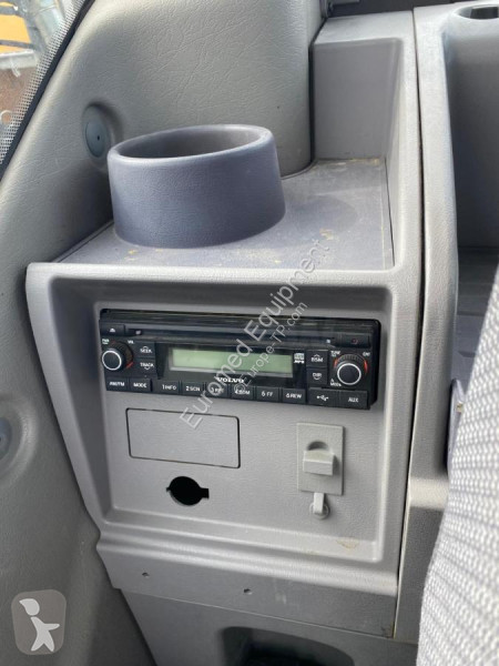 Pelle Volvo EW180