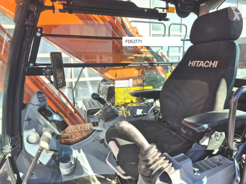 Pelle Hitachi 7