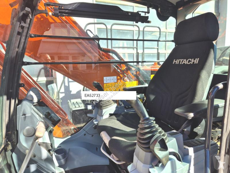 جرافة Hitachi 7
