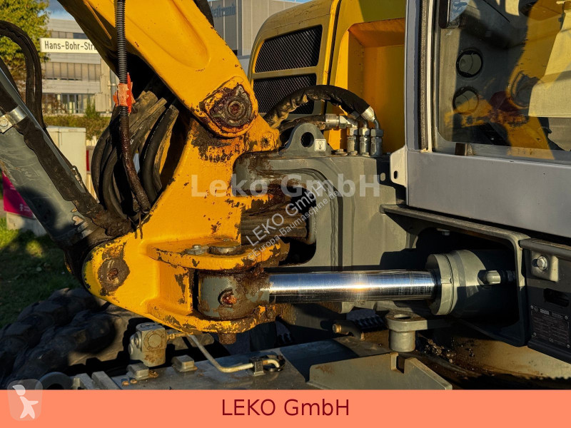 Pelle Wacker Neuson Neuson EW100 Mit Drei Löfffeln