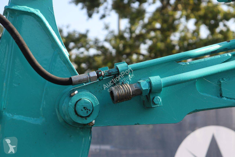 جرافة Kobelco SK25SR