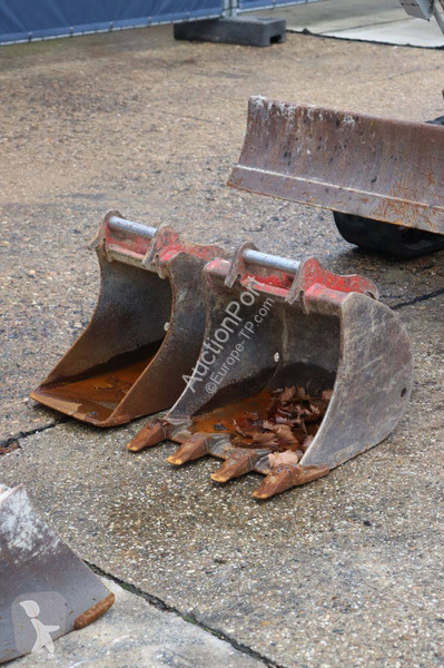 جرافة Takeuchi