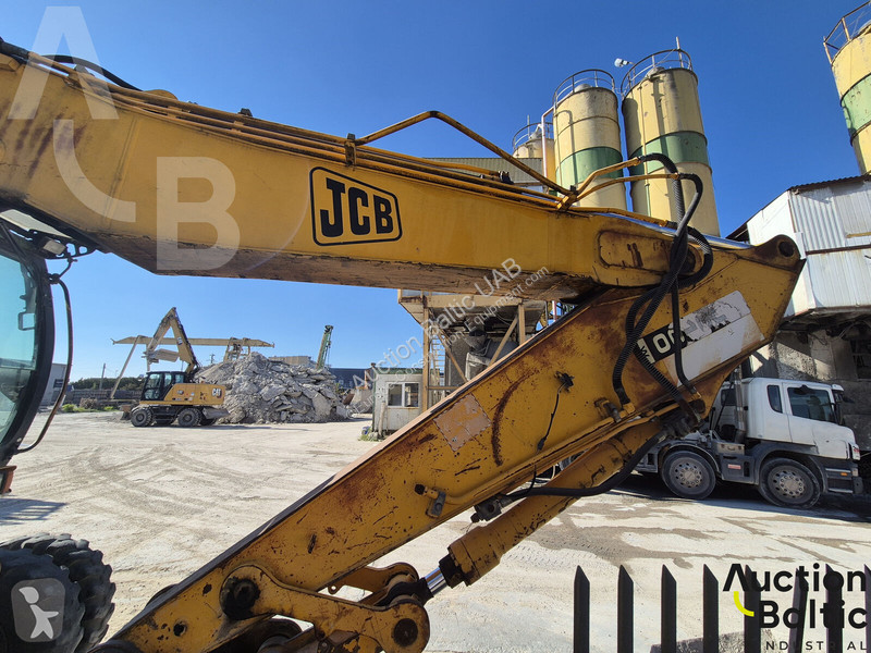 Pelle JCB
