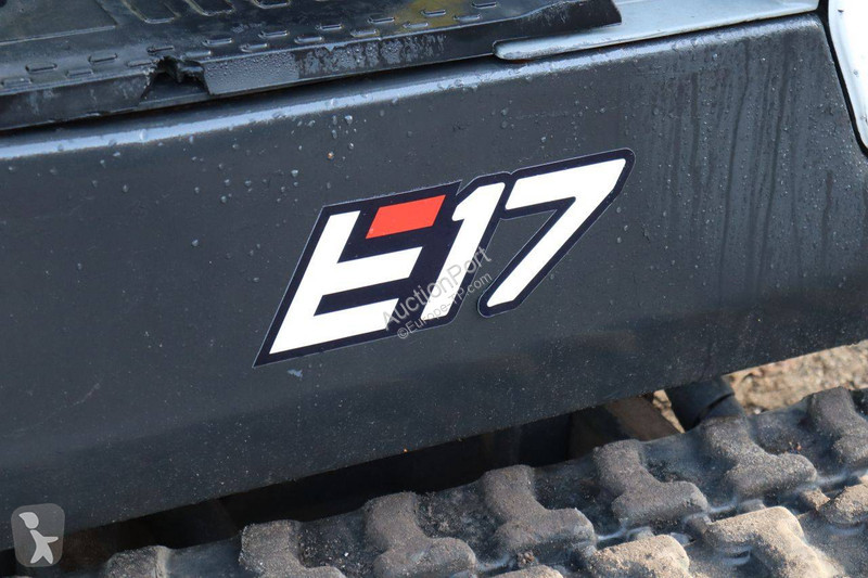 Багер Bobcat E17