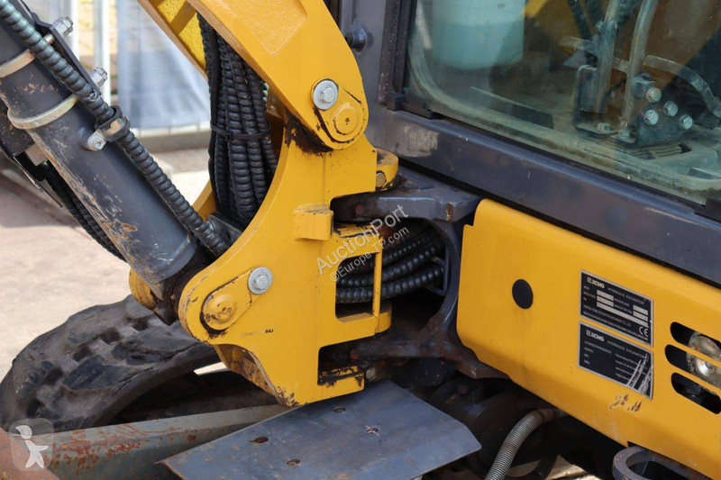 Багер XCMG XE27E