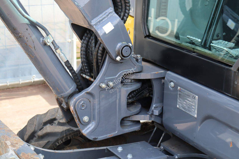 جرافة Eurotrac HE26SR