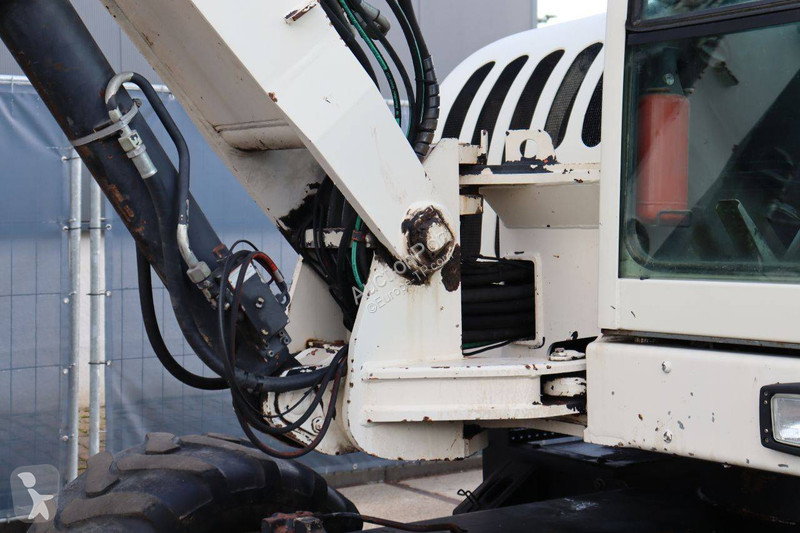 جرافة Schaeff TW85