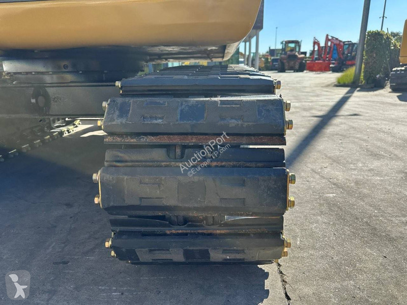 Escavadora Caterpillar