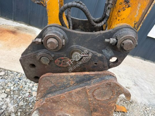 Escavadora Yanmar VIO80-1A