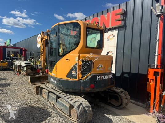 Escavadora Hyundai ROBEX 60CR-9A