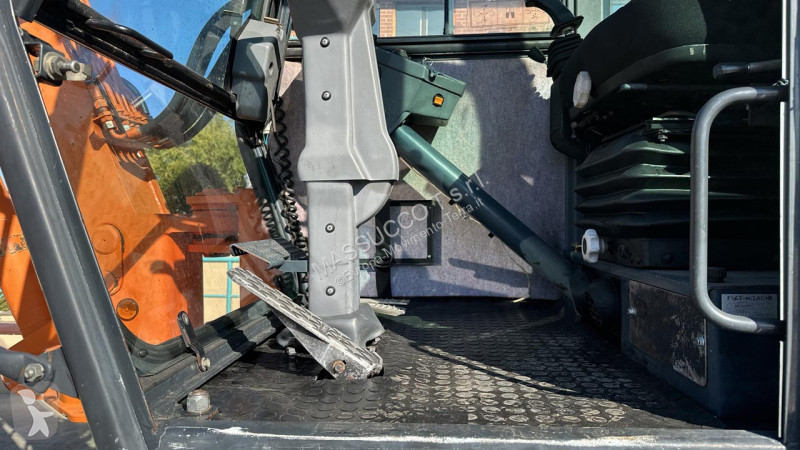 Kotrógép Fiat-Hitachi FH85W 4X4