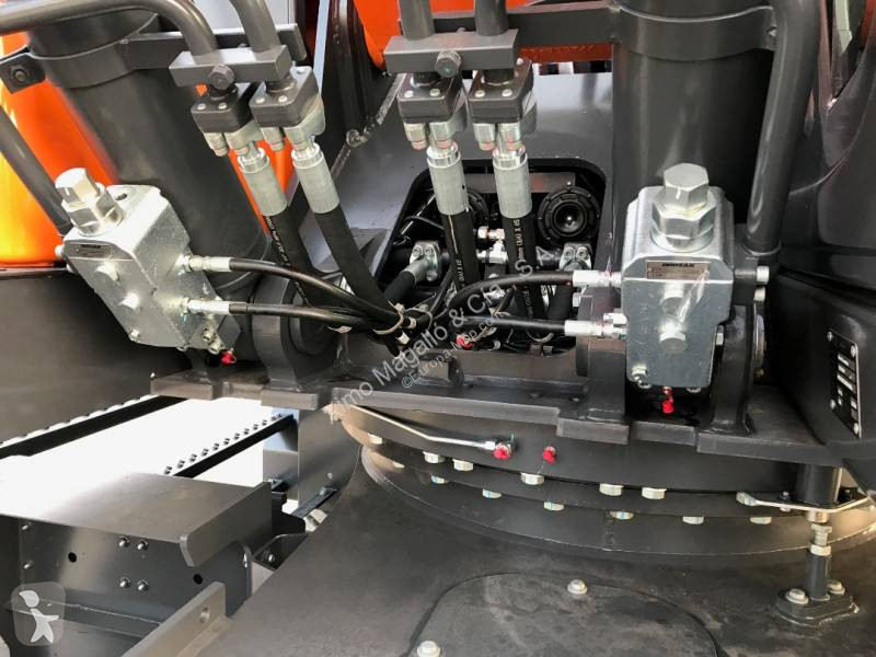 Escavadora Doosan DX210W-7