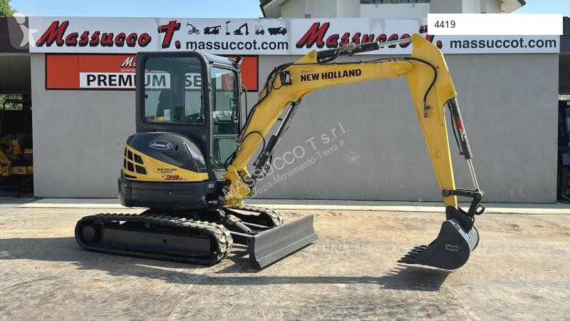 Escavatore New Holland E39B