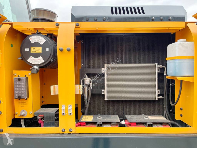 Escavadora Hyundai R245LR - 16 meter Long Reach...