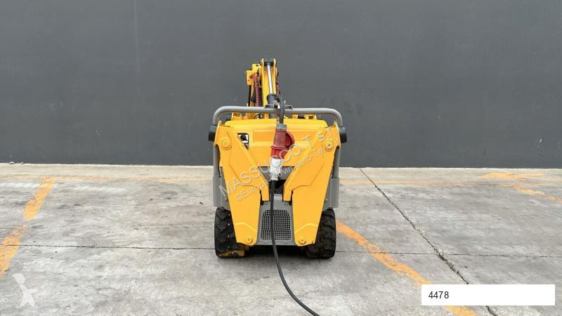 Escavatore Brokk 90