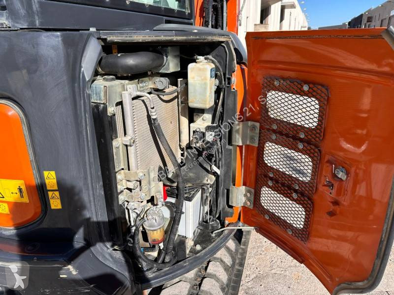 Escavadora Hitachi ZX33U-6 CLR