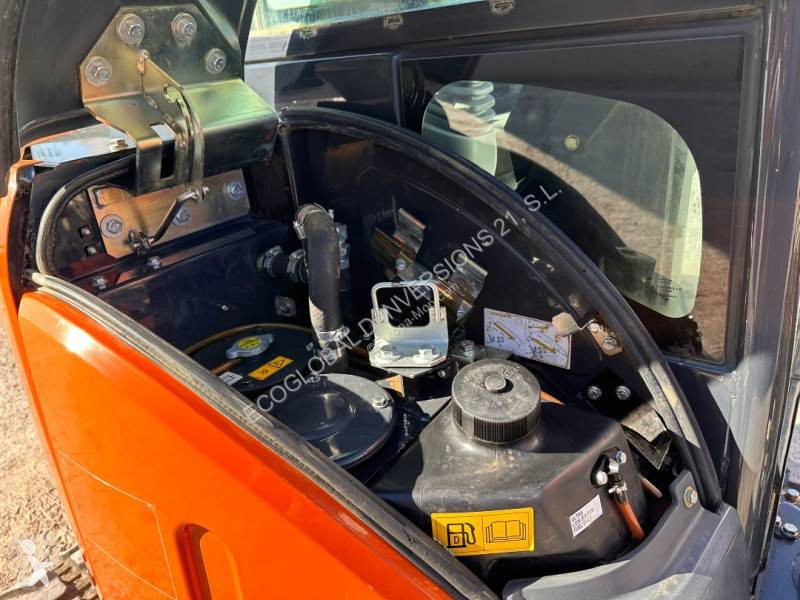 Escavadora Hitachi ZX33U-6 CLR