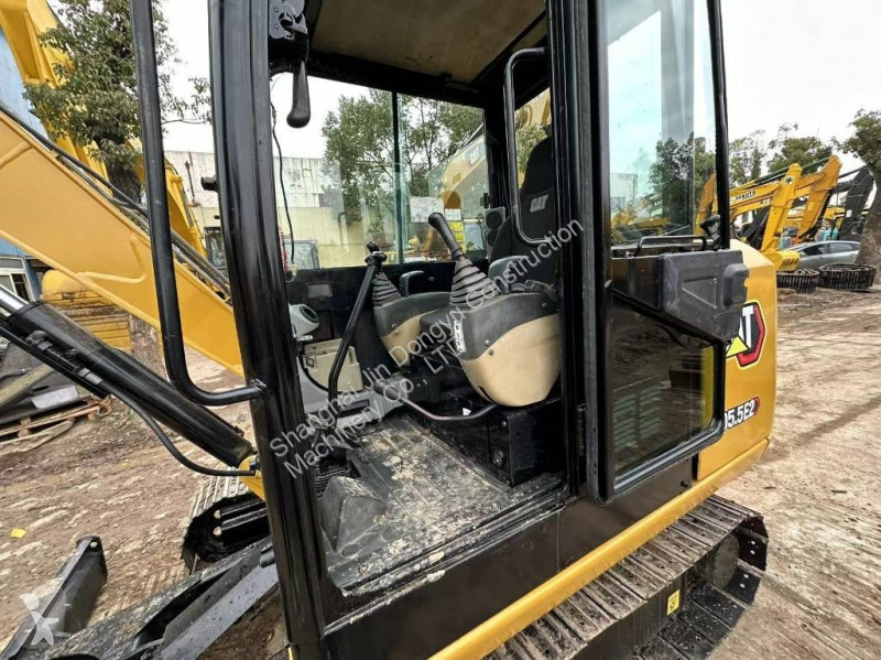 Lopatový nakládač Caterpillar 305.5E