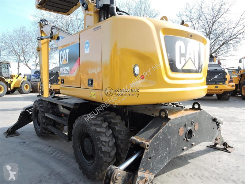 Lopatový nakládač Caterpillar MH3024