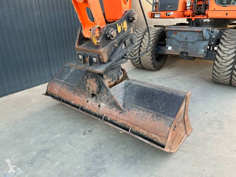 جرافة Doosan