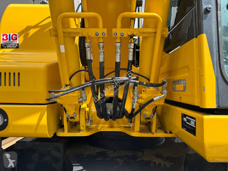 Excavator Komatsu -11