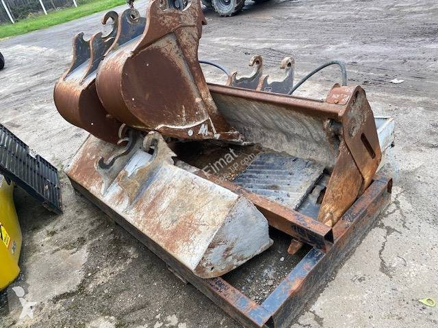 Escavadora Mecalac
