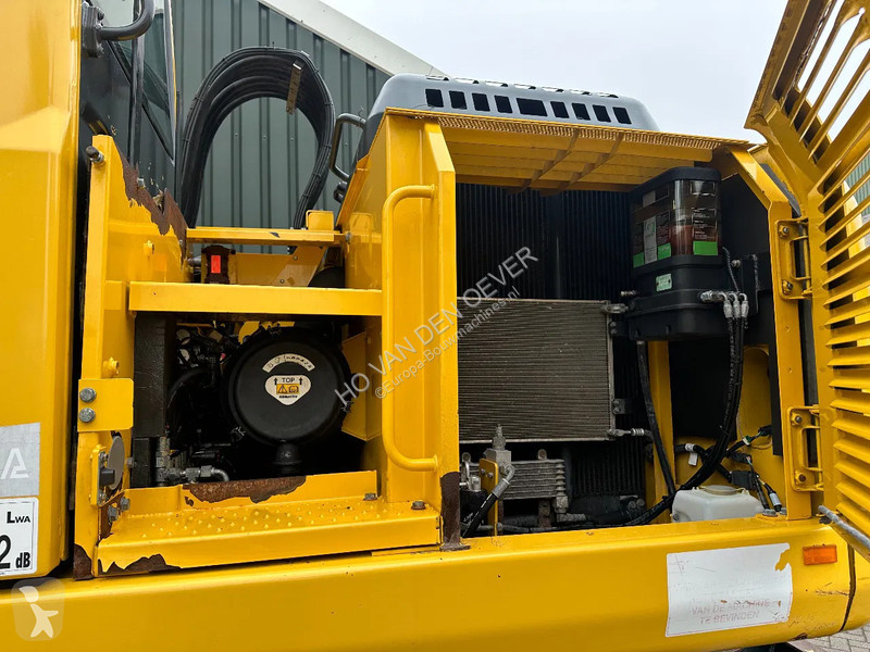 Escavadora Komatsu