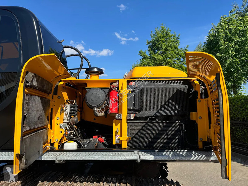 Excavator JCB