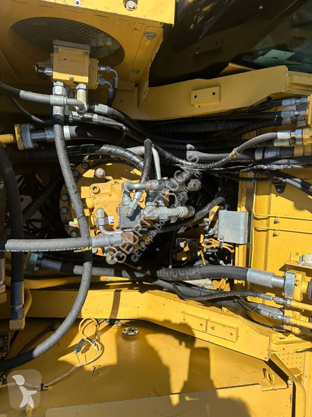 Excavator Caterpillar L CRAWLER EXCAVATOR